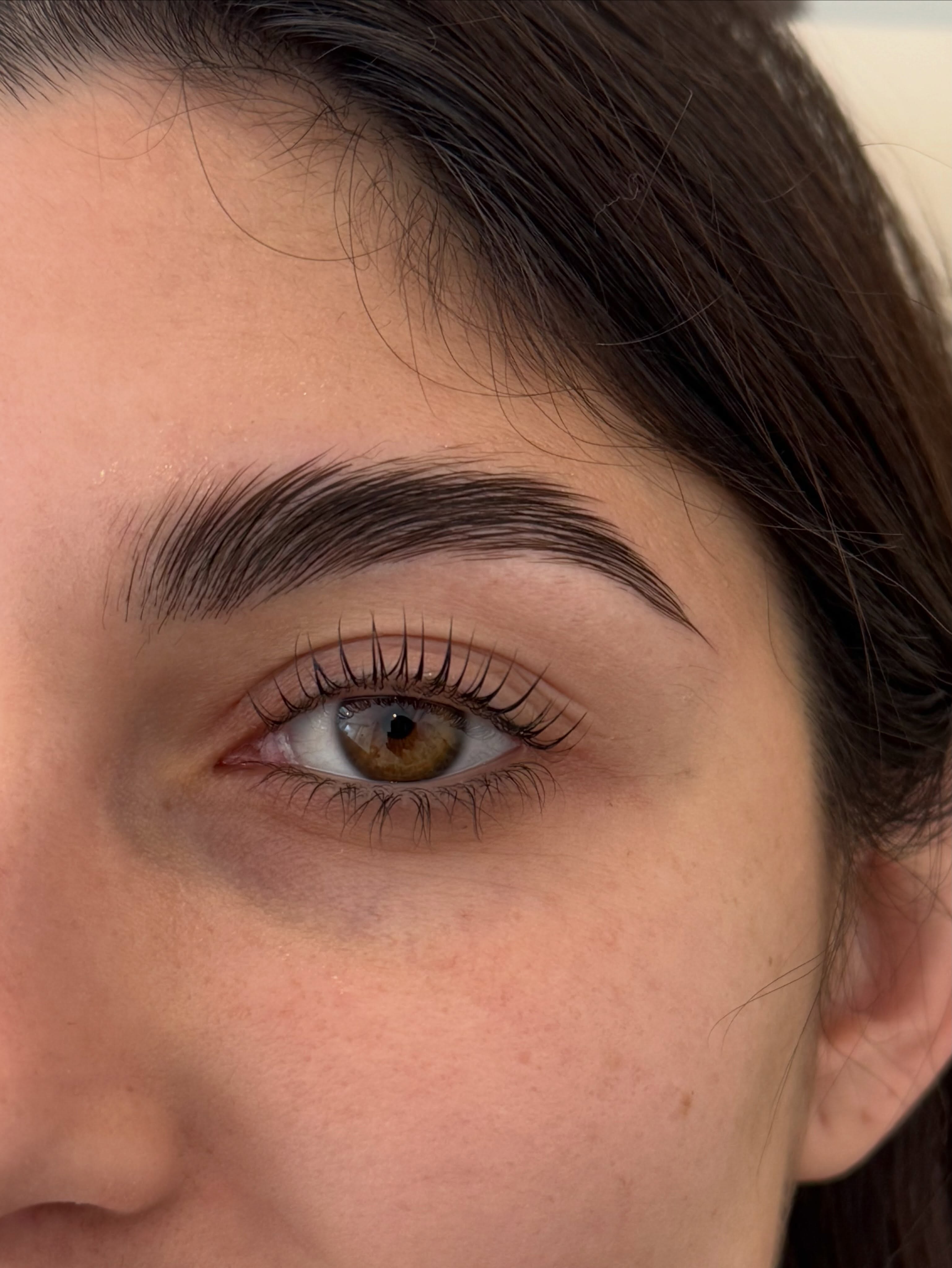 Resultado de lifting de pestañas y laminado de cejas